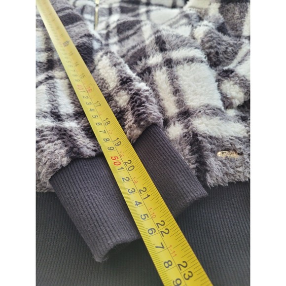 [206] Calvin Klein Plaid Sweater - Picture 4 of 5